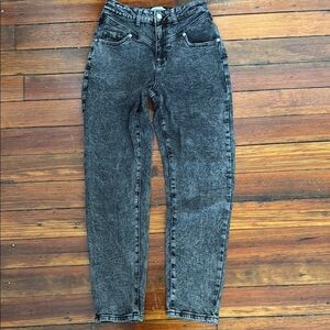 Women's Black Cropped Skinny Jeans by Abound